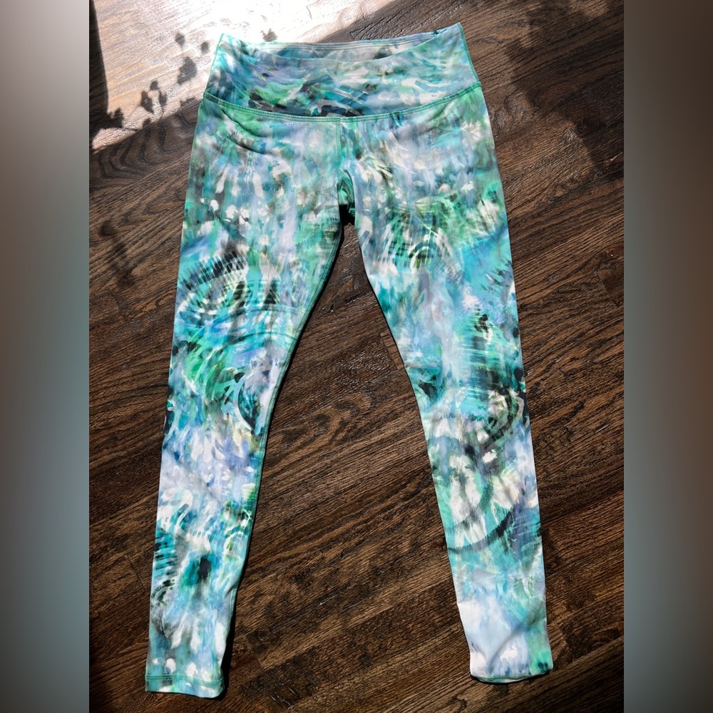Rese Leggings floral design size Medium (used, no rips or tears)